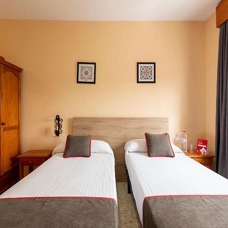 Oyo Hostal El Paisano Ουτρέρα Εξωτερικό φωτογραφία
