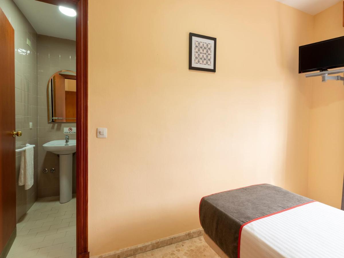Oyo Hostal El Paisano Ουτρέρα Εξωτερικό φωτογραφία