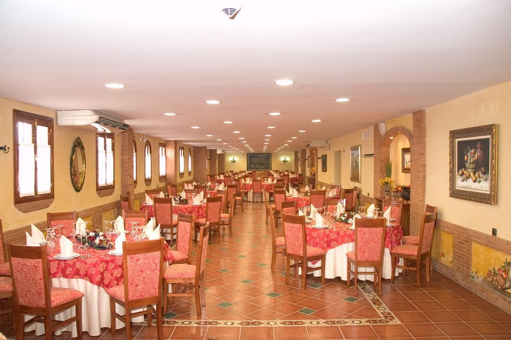 Oyo Hostal El Paisano Ουτρέρα Εξωτερικό φωτογραφία